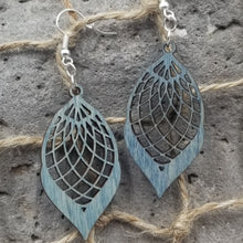 Load image into Gallery viewer, "Leaf Filigree" Style Dangle Earrings