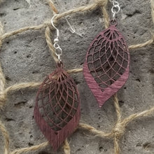 Load image into Gallery viewer, "Leaf Filigree" Style Dangle Earrings