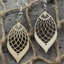 Load image into Gallery viewer, "Leaf Filigree" Style Dangle Earrings