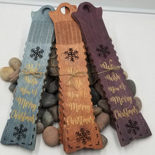 Load image into Gallery viewer, "We Wish You A Merry Christmas" Wood Gift Box for a 750ml Bottle in 4 Colors