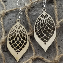 Load image into Gallery viewer, &quot;Leaf Filigree&quot; Style Dangle Earrings
